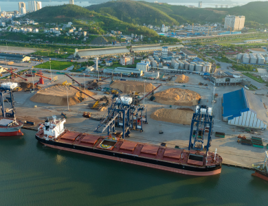 YM Courage Vessel Operations